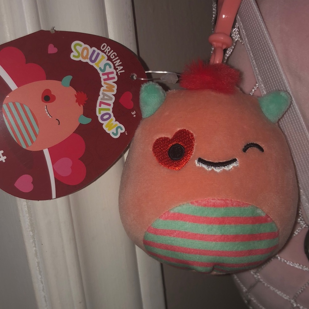Bnwt valentines monster Willett clip